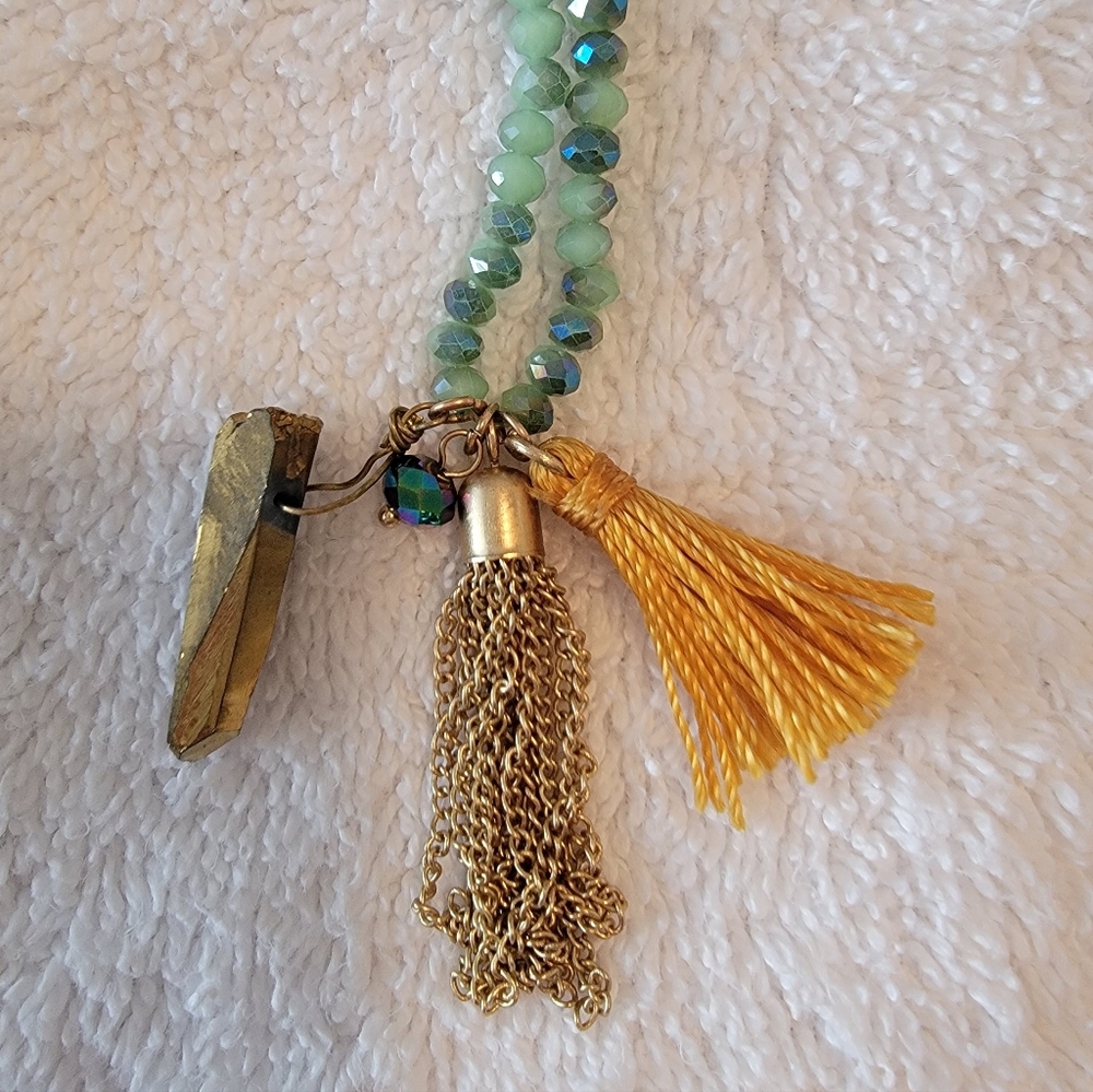 Irridescent Sage Green Faceted Glass Beaded Stretch Necklace With Tassel - Picture 5 of 6